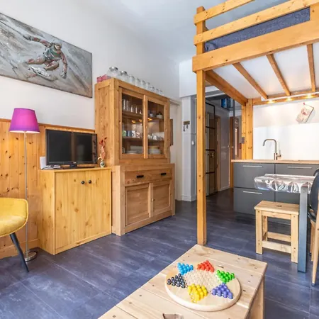 Warm Haven In With Balcony *