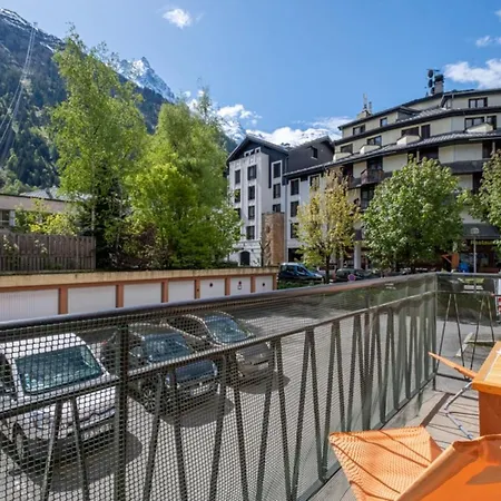 Apartment Cosy 40m With Balcony In The Heart Of